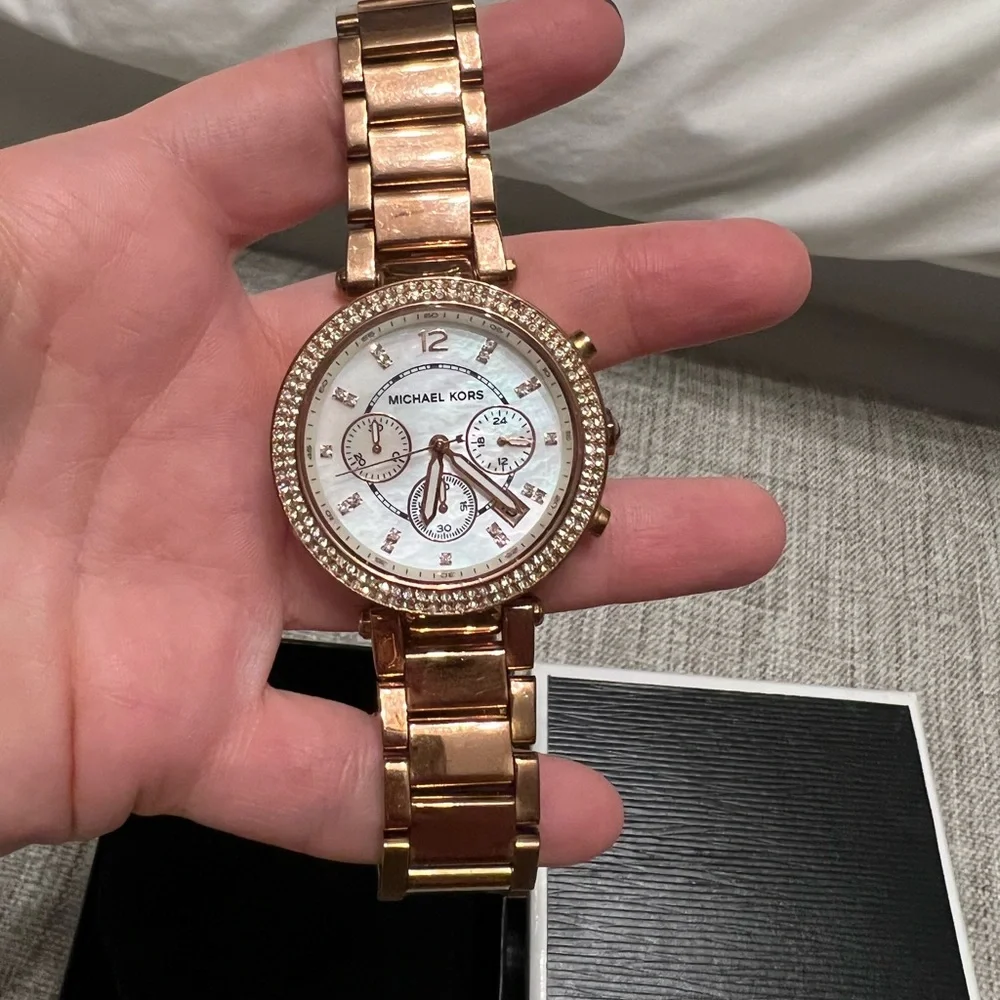Michael Kors Parker rose gold tone watch - Picture 3 of 5